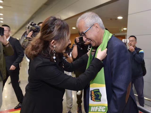 亚洲a人